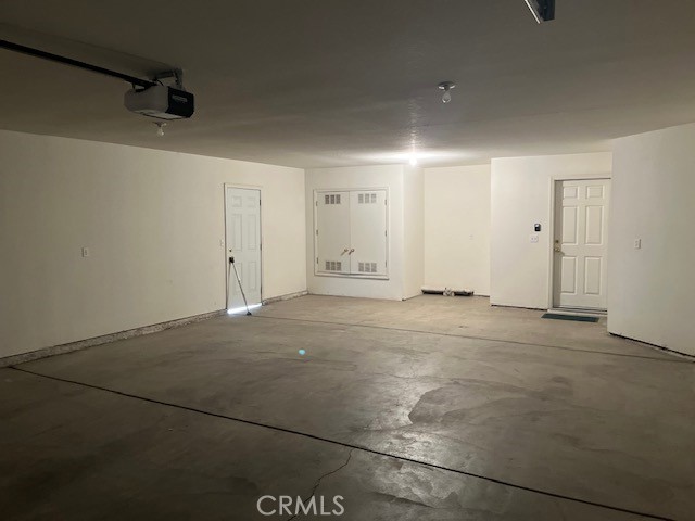 https://media.crmls.org/medias/147414ba-1c39-41c5-99c2-f7b274f9db6e.jpg?preset=X-Large