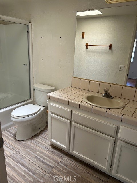 7427 Oxford Avenue, Hesperia CA: https://media.crmls.org/medias/14747031-a16b-4f20-a78a-cf7444e118d0.jpg