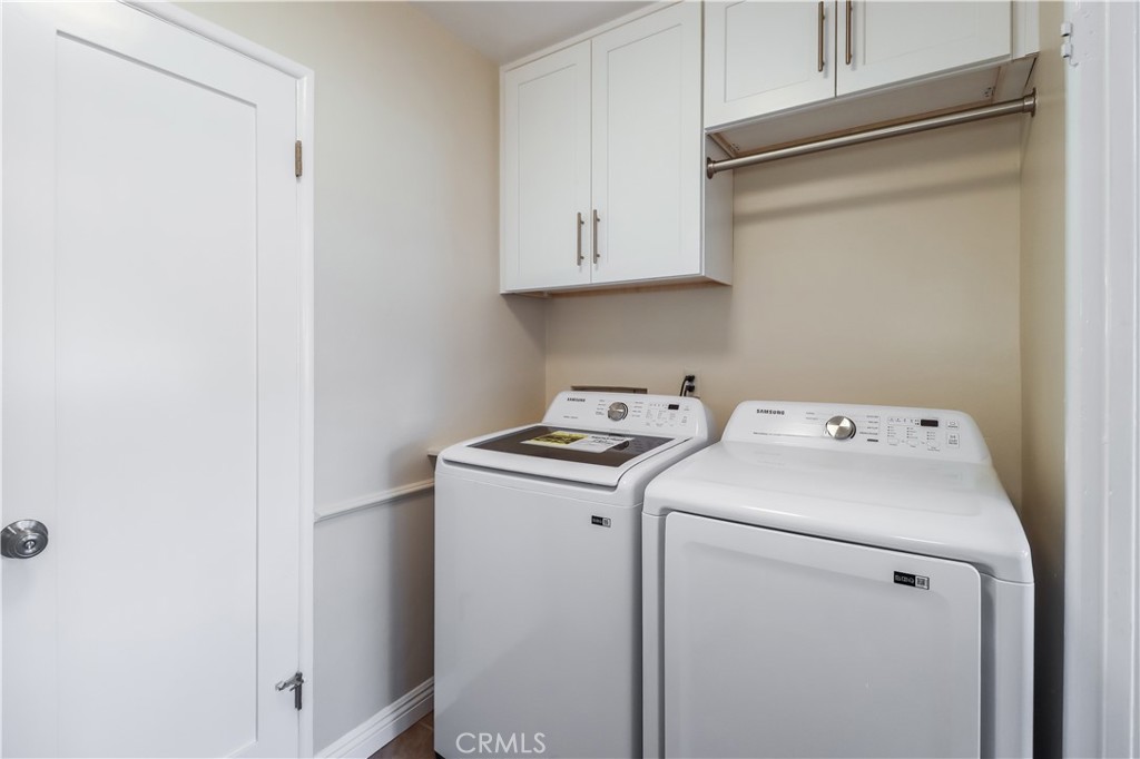 https://media.crmls.org/medias/14759bfa-7e6d-4a21-be74-ccea3fade550.jpg?preset=X-Large