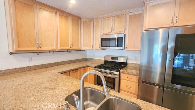 Detail Gallery Image 6 of 21 For 204 Orange Blossom, Irvine,  CA 92618 - 2 Beds | 1 Baths