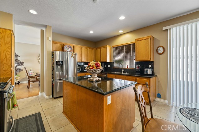 39243 Nicole Drive, Palmdale CA: https://media.crmls.org/medias/1475cdd8-e858-448f-9a90-49cce1b785d2.jpg