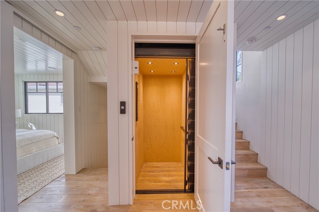 2407 Manhattan Ave, Manhattan Beach CA: https://media.crmls.org/medias/1476dfd3-70e0-43b7-a68d-bb0735913ecf.jpg