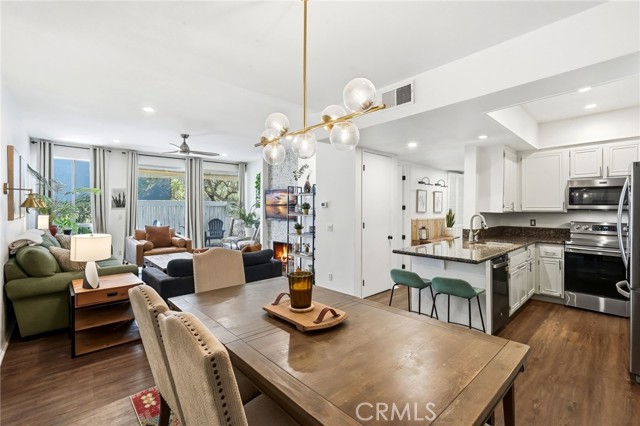 Detail Gallery Image 20 of 54 For 17711 Margate St #103,  Encino,  CA 91316 - 2 Beds | 1/1 Baths