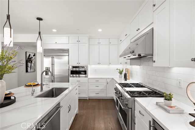 103 Aims, Irvine CA: https://media.crmls.org/medias/14773654-c9a4-41b3-8f3e-51816bb8e1db.jpg