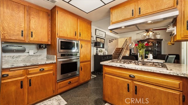 8356 Bella Vista Drive, Rancho Cucamonga CA: https://media.crmls.org/medias/1477dd1e-78ed-49a2-b347-36b68a641a4a.jpg