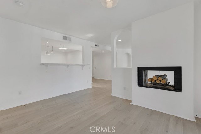 Image 12 of 39 For 17735 Kinzie Street 304