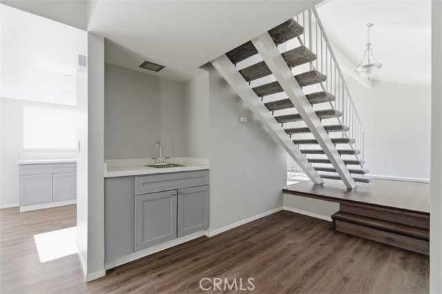 Detail Gallery Image 12 of 36 For 29166 Flowerpark Dr, Canyon Country,  CA 91387 - 3 Beds | 2/1 Baths