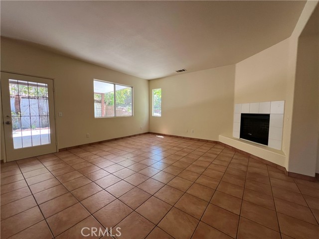 Detail Gallery Image 2 of 20 For 16200 Setting Sun Cir, Riverside,  CA 92503 - 4 Beds | 2/1 Baths