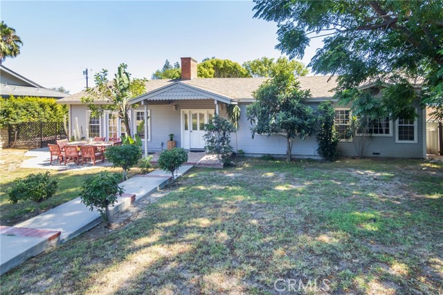 18948 Lassen Street, Northridge CA: https://media.crmls.org/medias/147a50cc-c70f-41db-a73d-b0306f450e94.jpg