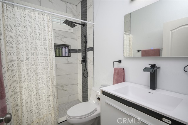 Detail Gallery Image 12 of 25 For 23272 Alta Oaks Dr, Wildomar,  CA 92595 - 5 Beds | 3/1 Baths