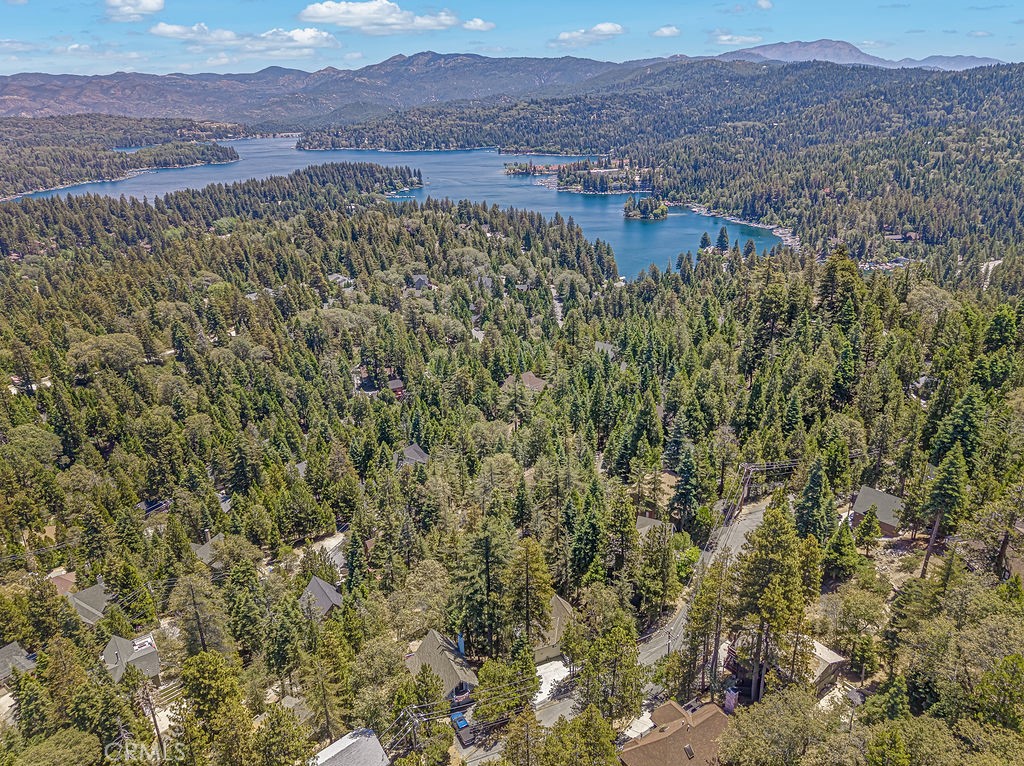 https://media.crmls.org/medias/147acfb5-46e7-4ee0-b84f-bf0a84bdd99c.jpg?preset=X-Large