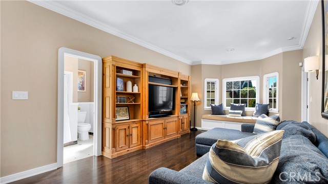 Detail Gallery Image 34 of 69 For 2042 N Ross St, Santa Ana,  CA 92706 - 3 Beds | 2/1 Baths