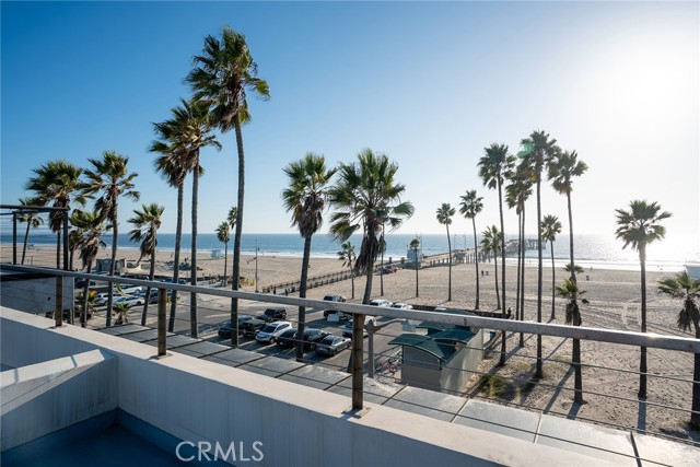 Detail Gallery Image 21 of 22 For 3009 Ocean Front Walk, Venice,  CA 90291 - 3 Beds | 2 Baths