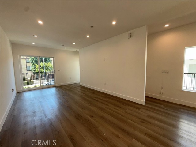 Detail Gallery Image 12 of 16 For 21721 Hart St, Canoga Park,  CA 91303 - 3 Beds | 2 Baths