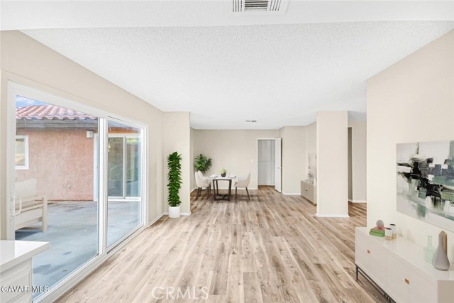 Detail Gallery Image 7 of 20 For 521 W Avenue J14, Lancaster,  CA 93534 - 3 Beds | 2 Baths