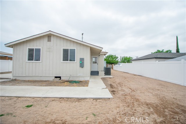 14723 Walters Street, Eastvale CA: https://media.crmls.org/medias/147d4c4a-674f-4d0d-8ce9-027463114b99.jpg