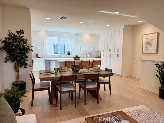 Detail Gallery Image 10 of 29 For 5876 Linden Ave #3, Long Beach,  CA 90805 - 3 Beds | 3/1 Baths