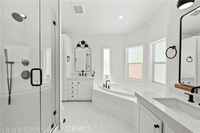 Detail Gallery Image 12 of 29 For 19983 Crestview Dr, Canyon Country,  CA 91351 - 3 Beds | 2 Baths