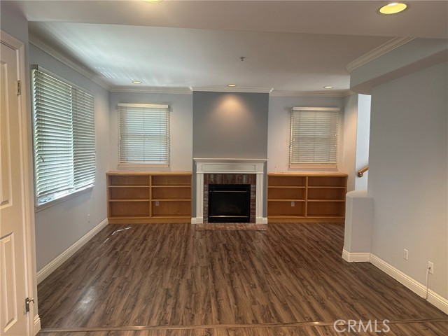263 E Glenarm Street, Pasadena CA: https://media.crmls.org/medias/147e8c34-4d3f-4a78-8303-3cee05ea272e.jpg