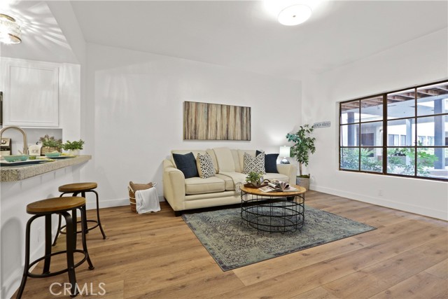 Detail Gallery Image 6 of 25 For 720 W 4th St #111,  Long Beach,  CA 90802 - 1 Beds | 1/1 Baths