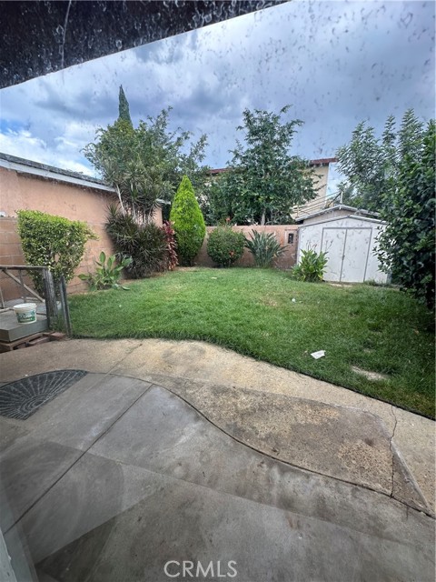 2051 E Harding Street, Long Beach CA: https://media.crmls.org/medias/147f2b90-8012-437e-b8e2-1784b6b16767.jpg