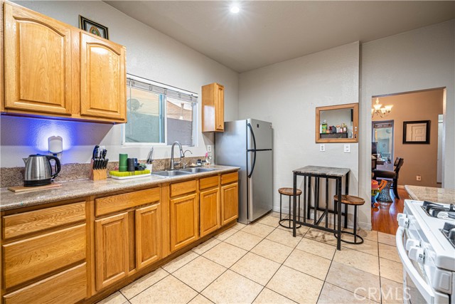 Detail Gallery Image 12 of 31 For 961 E 41st Pl, Los Angeles,  CA 90011 - 3 Beds | 1 Baths