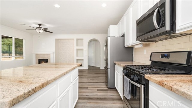 32059 Poppy Way, Lake Elsinore CA: https://media.crmls.org/medias/148270af-f149-4fd7-99f2-674b96085330.jpg