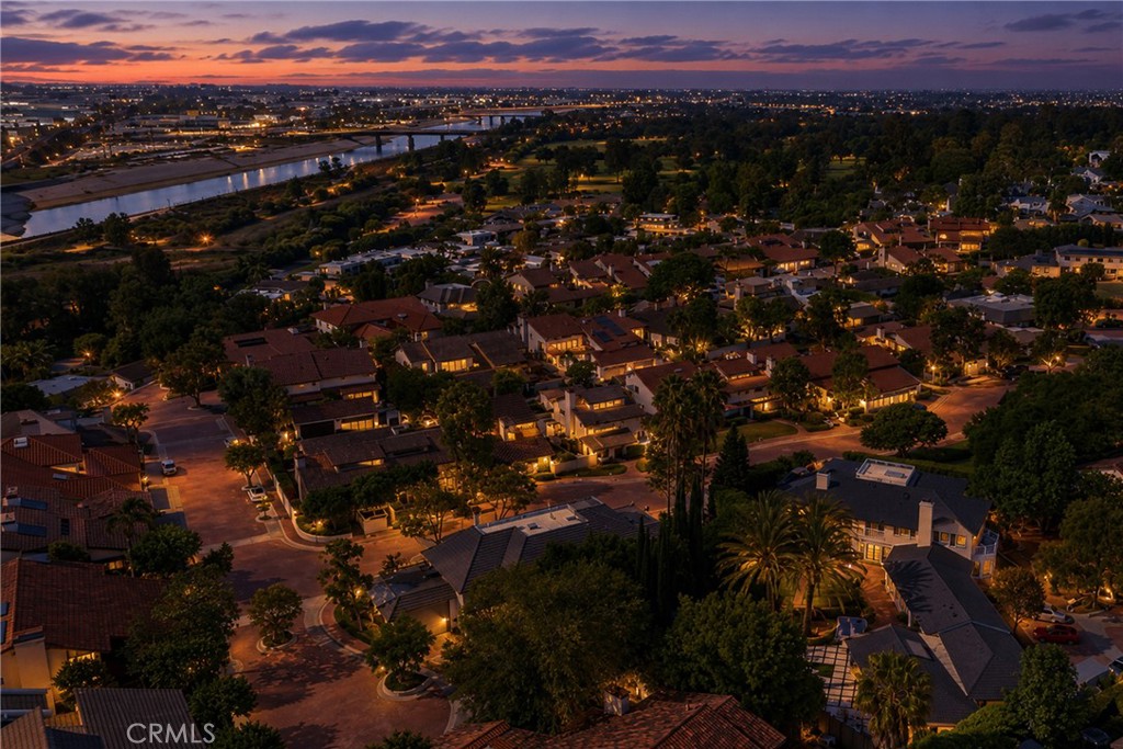 https://media.crmls.org/medias/1482d874-b41b-4b1a-b18d-8132421b0da9.jpg?preset=X-Large