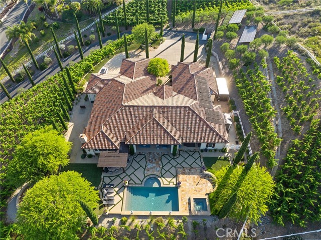 33260 Susan Grace Court, Temecula CA: https://media.crmls.org/medias/14834cee-77c4-4df8-9778-7b704bfea7b8.jpg