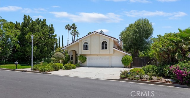 Detail Gallery Image 1 of 1 For 10964 Fullbright Ave, Chatsworth,  CA 91311 - 6 Beds | 3/1 Baths