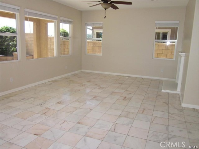 Detail Gallery Image 10 of 44 For 27086 Pumpkin St, Murrieta,  CA 92562 - 5 Beds | 3 Baths