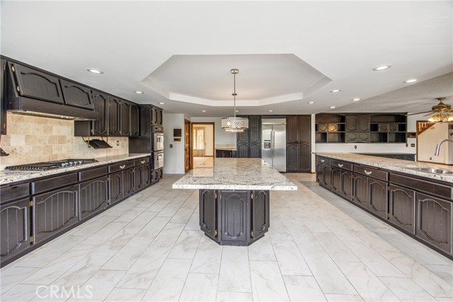 668 E Sunset N Drive, Redlands CA: https://media.crmls.org/medias/148448d4-bf98-493b-b26e-ccc90d148de8.jpg