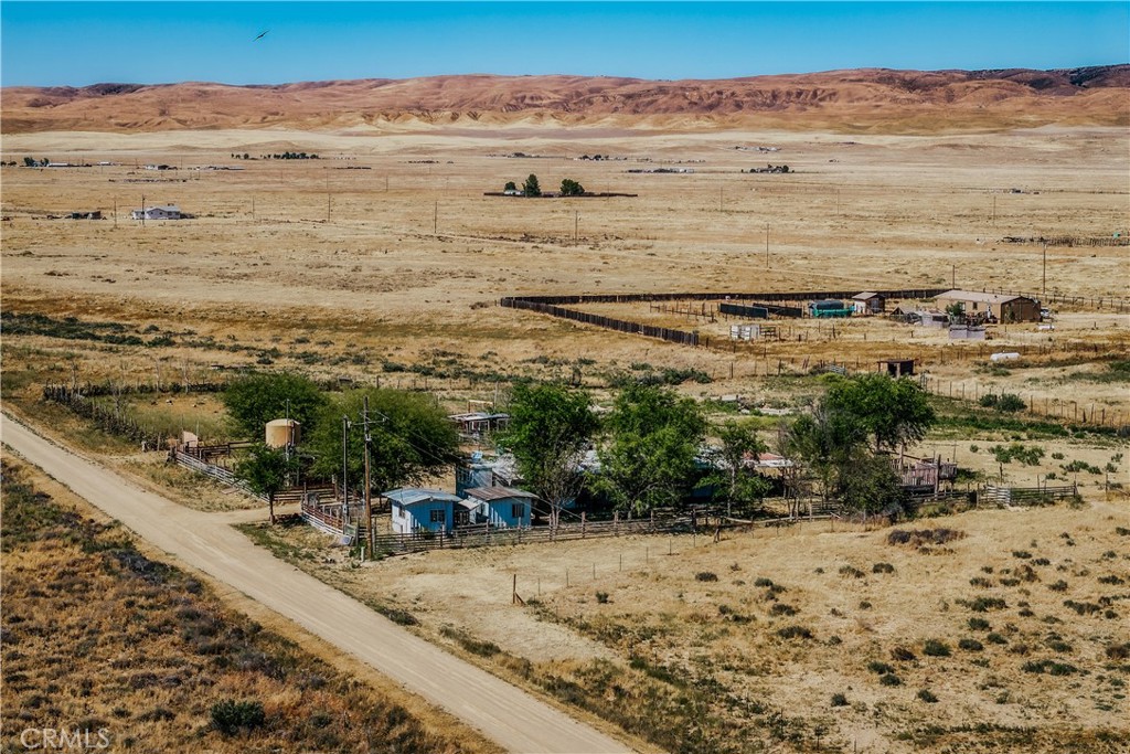 https://media.crmls.org/medias/1484813d-80ad-48c6-b8f0-ac3ab9d0d232.jpg?preset=X-Large