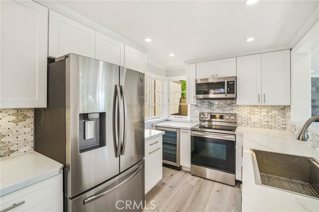 464 LOCUST, Laguna Beach CA: https://media.crmls.org/medias/1484ab9c-49b0-4463-9e27-e5a5f305835d.jpg