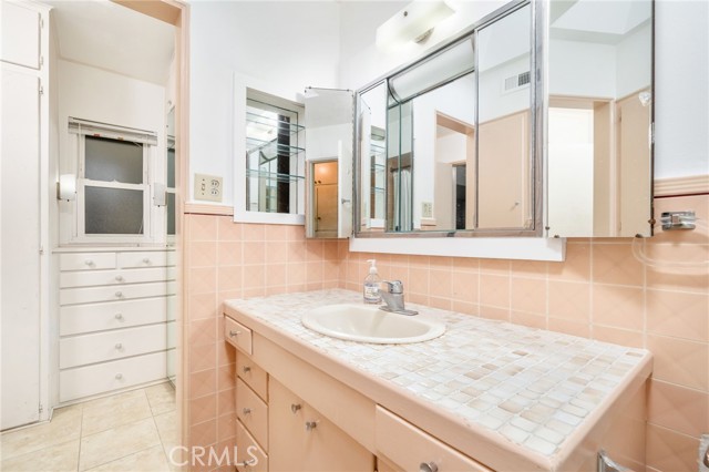 644 W 10th Street, Claremont CA: https://media.crmls.org/medias/1484c04d-ac3e-4f73-93ac-7b9d13dc83da.jpg