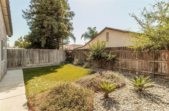 Detail Gallery Image 28 of 32 For 218 Palm Ct, Fowler,  CA 93625 - 4 Beds | 2/1 Baths