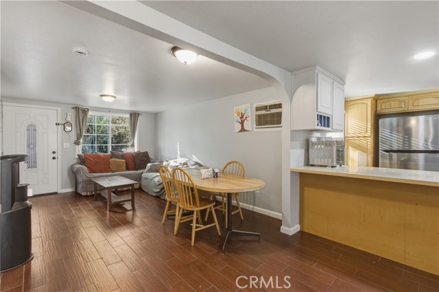 Detail Gallery Image 2 of 13 For 2330 Meadowbrook, Merced,  CA 95348 - 3 Beds | 1 Baths