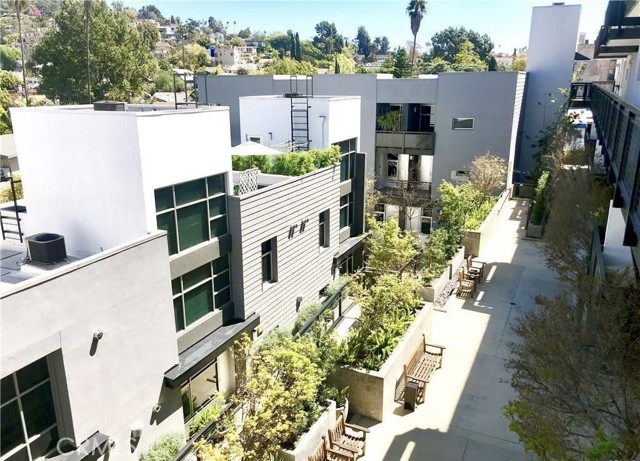 Detail Gallery Image 3 of 13 For 4111 W Sunset #540,  Los Angeles,  CA 90029 - 1 Beds | 1 Baths