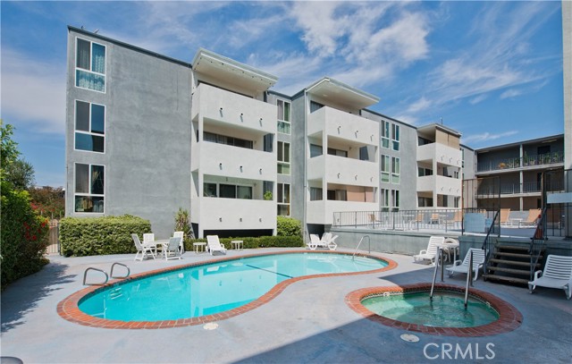 5454 Zelzah Avenue, Encino CA: https://media.crmls.org/medias/1486482d-b6b5-46dd-a2f1-b4cc57f33ea0.jpg