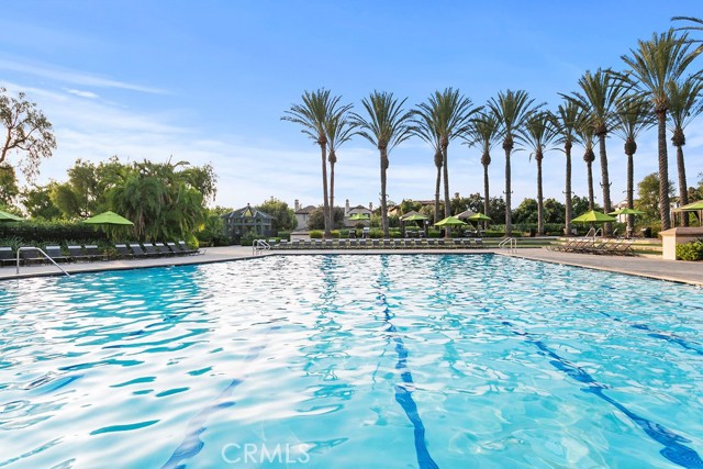 17 Crescent City, Irvine CA: https://media.crmls.org/medias/1486f993-4139-46cb-a42f-84c7181a26d1.jpg
