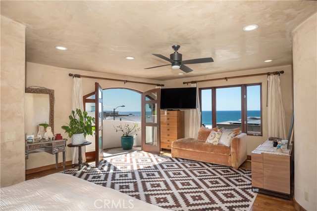 Detail Gallery Image 11 of 19 For 221 30th St, Manhattan Beach,  CA 90266 - 4 Beds | 4/1 Baths