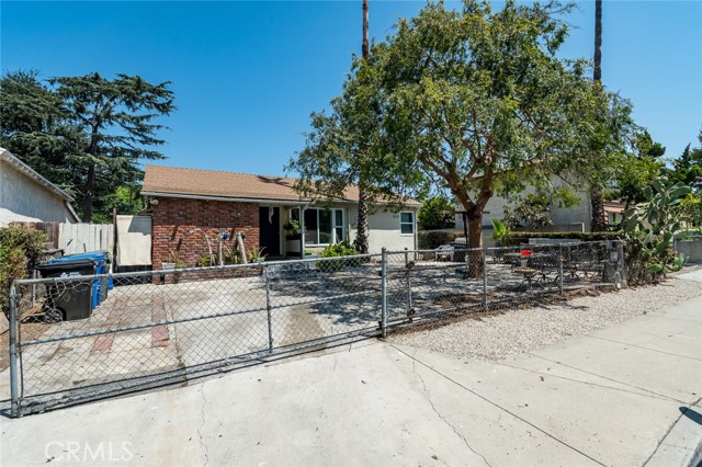 237 W Central Avenue, Monrovia CA: https://media.crmls.org/medias/1487ade7-1a40-4a7d-bb1b-5c59e38e216d.jpg