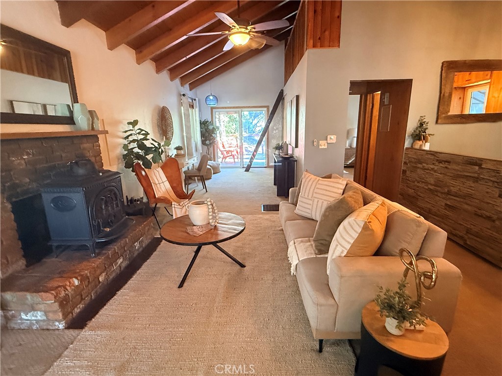 https://media.crmls.org/medias/1487ef59-3d8d-4104-add6-5113160a5ad5.jpg?preset=X-Large