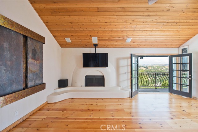4389 San Blas Avenue, Woodland Hills CA: https://media.crmls.org/medias/14880221-4c01-4cd5-9cb7-30a89c58d4fd.jpg