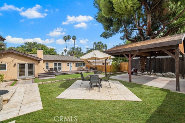 20212 Oxnard Street photo 3