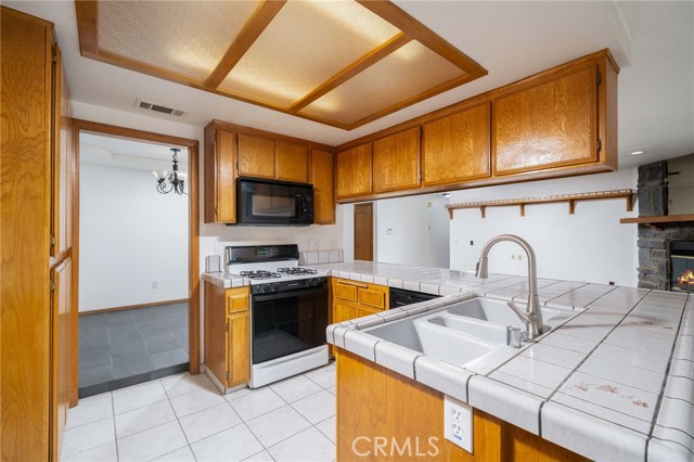 Detail Gallery Image 13 of 48 For 15821 Candlewood, Victorville,  CA 92395 - 3 Beds | 2 Baths