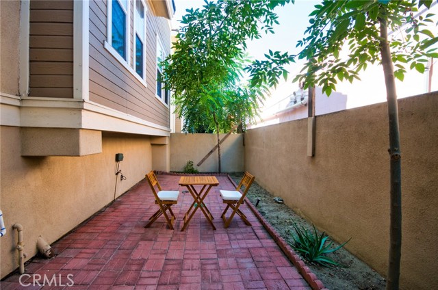 717 Arcadia Avenue, Arcadia CA: https://media.crmls.org/medias/1489ab33-57f2-4c7d-84bc-d3f1ab9d548f.jpg