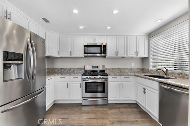 Detail Gallery Image 7 of 31 For 18445 Hatteras #403,  Tarzana,  CA 91356 - 2 Beds | 2 Baths