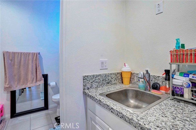 Detail Gallery Image 12 of 49 For 314 N Standard, Santa Ana,  CA 92701 - 4 Beds | 3/1 Baths