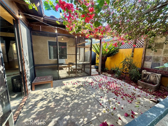 Detail Gallery Image 28 of 36 For 7326 Vanalden, Reseda,  CA 91335 - 3 Beds | 3 Baths